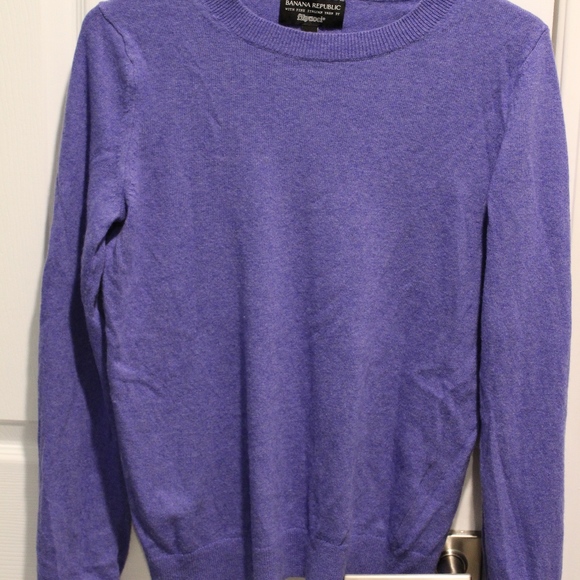 Sweater - Picture 1 of 2